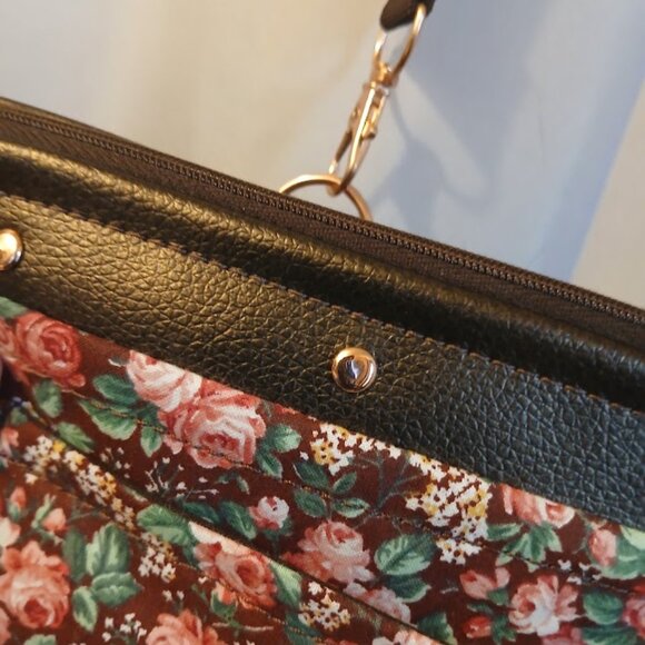 New Travel Sling Crossbody Brown Bronze Pebbled faux leather Pink Western Roses - Picture 8 of 12